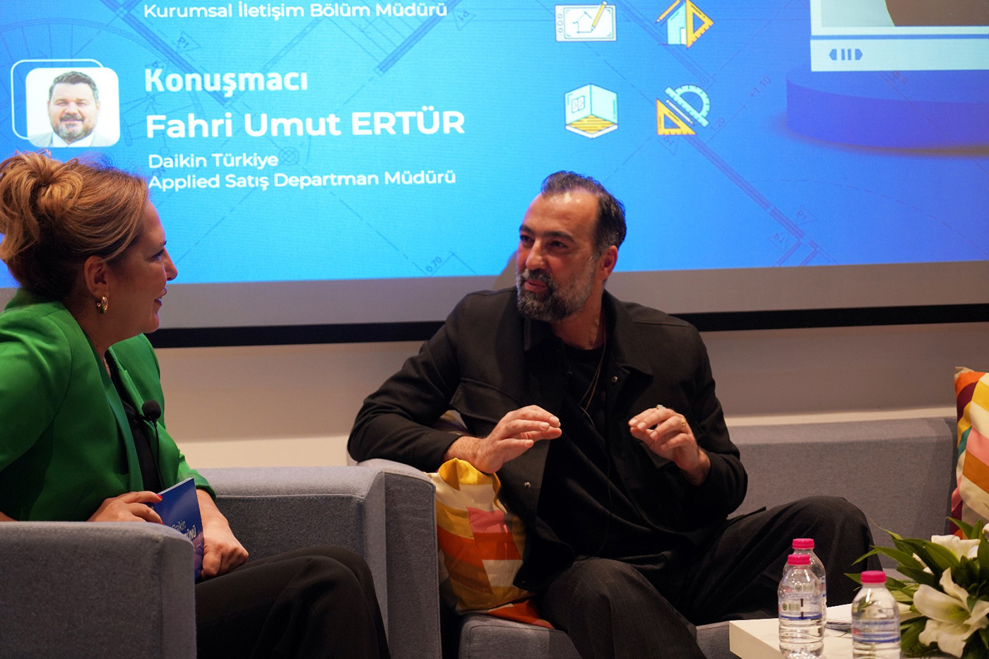 ÜNLÜ İÇ MİMAR HAKAN KÜTAHYA, DAIKIN UZMAN GÜNÜ’NÜN KONUĞUYDU